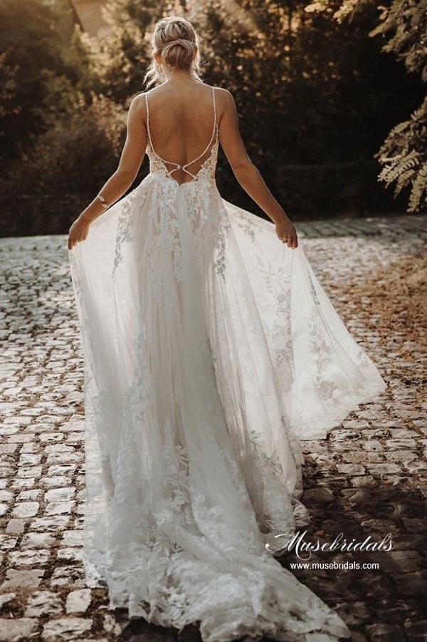 Tulle A-line V-neck Lace Appliques Wedding Dress MW869