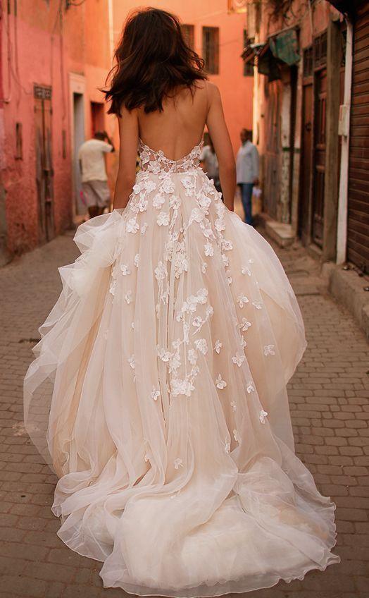 Tulle A-line Spaghetti Straps Backless Wedding Dresses With Train, MW1040 Tulle A-line Spaghetti Straps Backless Wedding Dresses With Train, MW1040