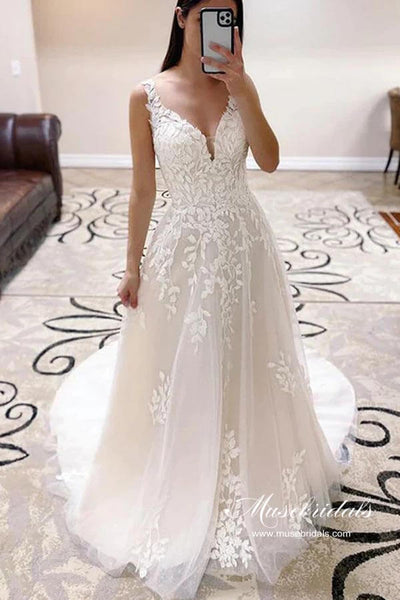 files/TulleA-lineV-neckSweepTrainWeddingDressesWithLaceAppliques_MW969_1.jpg