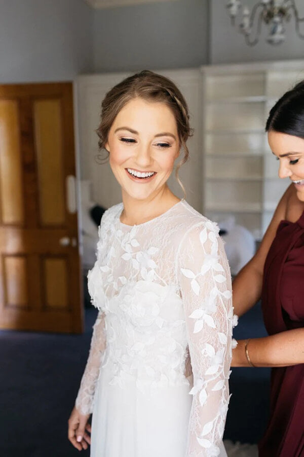 long sleeve wedding dress london A-line Lace Long Sleeves Round Neck Wedding Dress MW762