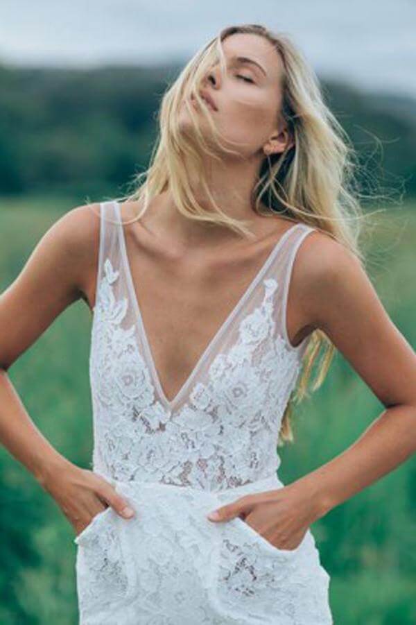 chinese dress ladies Beautiful Lace Sheath V Neck Wedding Dress, Bridal Dress With Train, MW528