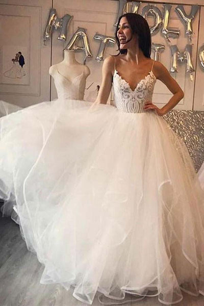 products/IvoryOrganzaSpaghettiStrapsLaceAppliquedBeachWeddingDresses_MW598_4.jpg