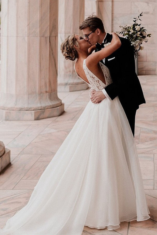 Ivory Tulle Lace A line V neck Wedding Dresses With Pearls Bridal Gown MW600