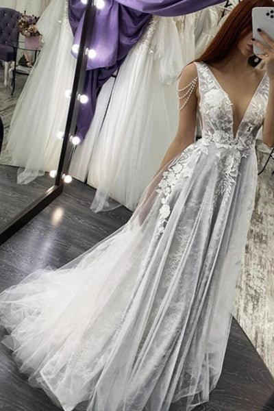 products/IvoryTulleLaceAppliquesA-lineV-neckBeadedWeddingDresses_MW850_2.jpg