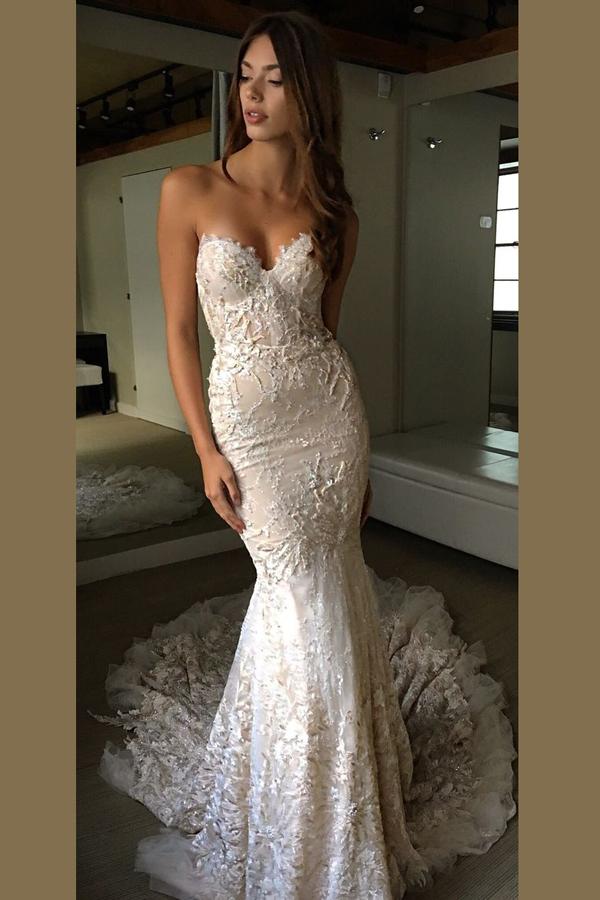 Strapless lace trumpet deals wedding dress