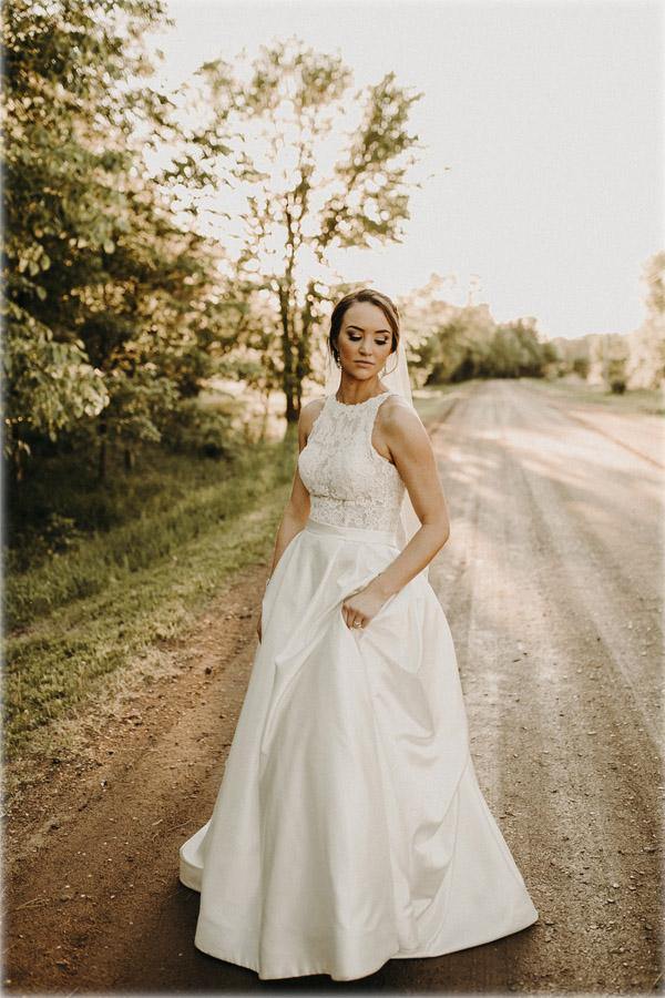 Satin A-line Halter Lace Wedding Dress With Train MW778