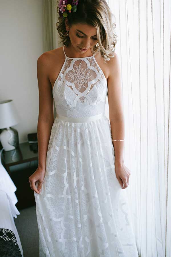 White A-line Halter Sweep Train Lace Wedding Dress MW725 | Musebridals White A-line Halter Sweep Train Lace Wedding Dress MW725 | Musebridals