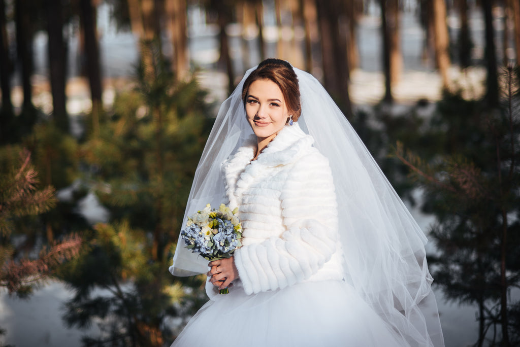 How to Accessorize Your Wedding Dress in Winter