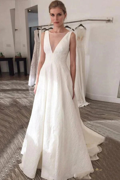 files/ElegantLaceALineJewelNeckBeachWeddingDressWithSweepTrain_MW1128_1.jpg