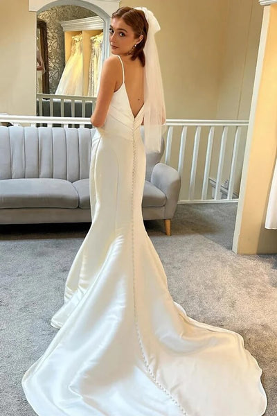files/IvoryMermaidSpaghettiStrapsBacklessWeddingDressWithCourtTrain_MW1010_3.jpg