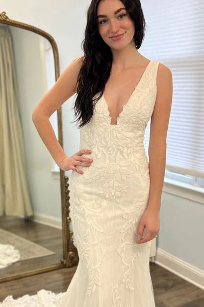 files/IvoryTulleMermaidVNeckLaceAppliquesWeddingDressesWithTrain_MW1184_1.jpg