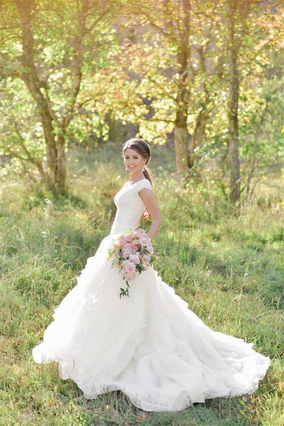 files/OrganzaTieredLaceCapSleevesVNeckCountryWeddingDressesWithRuffles_MW1272_3.jpg