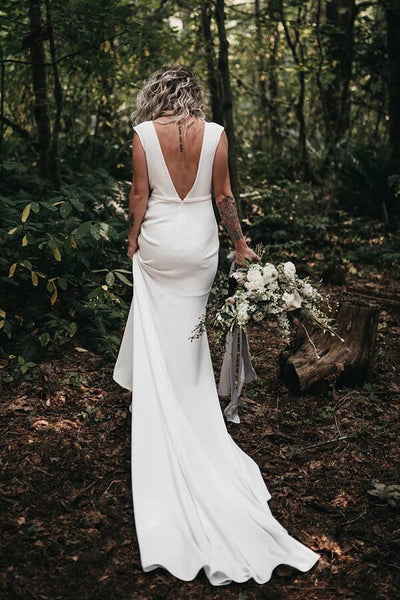 files/SimpleChiffonSheathDeepVNeckSleevelessWeddingDressesWithTrain_MW1172_3.jpg