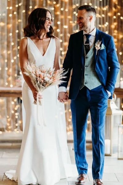 files/SimpleMermaidVNeckSleevelessWeddingDressWithTrain_BridalGown_MW1287_1.jpg