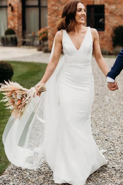 files/SimpleMermaidVNeckSleevelessWeddingDressWithTrain_BridalGown_MW1287_3.jpg