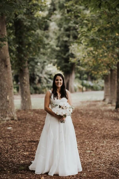 files/SimpleTulleALineVNeckSleevelessWeddingDresses_BridalGown_MW1154_1.jpg