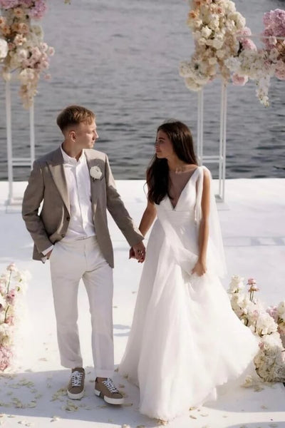 files/TulleALineDeepVNeckSummerBeachWeddingDresses_BridalGown_MW1133_1.jpg
