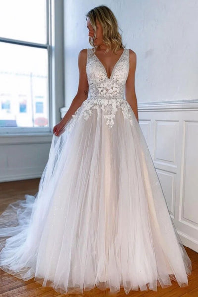 files/TulleALineVNeckWeddingDressesWithLaceAppliques_BridalDress_MW1301_2.jpg