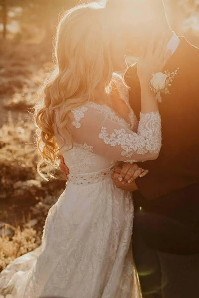 files/TulleLaceALineBeadedCountryStyleVNeckLongSeeveWeddingDresses_MW1270_1.jpg