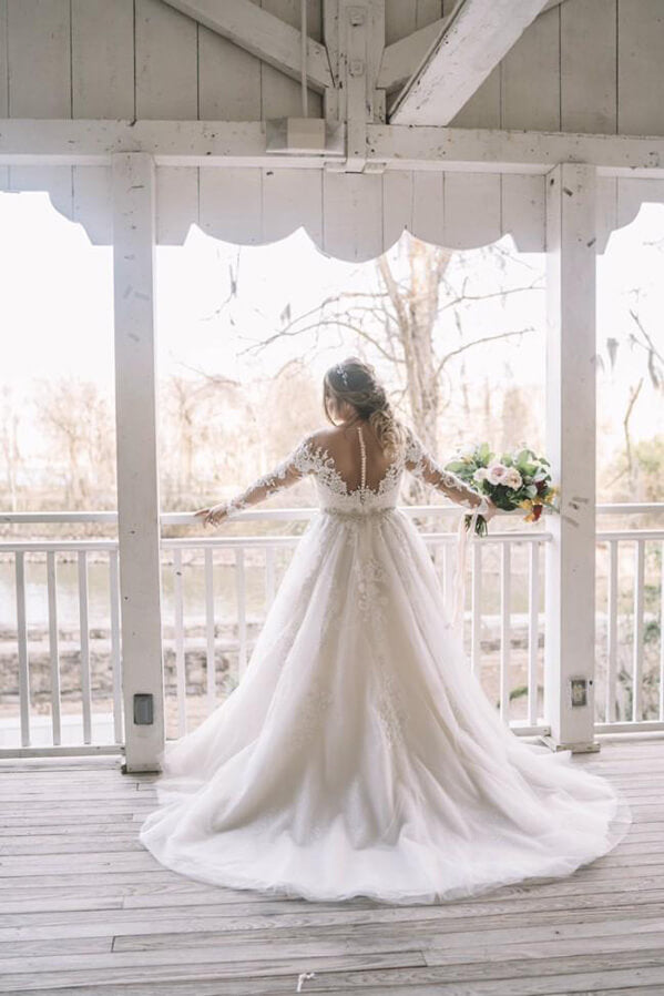 Beautiful Lace Plus Size A-line Long Sleeves Wedding Dress, Bridal Gown, MW538 | long sleeves wedding dress | plus size wedding dress | cheap wedding dress | lace wedding gown | www.musebridals.com