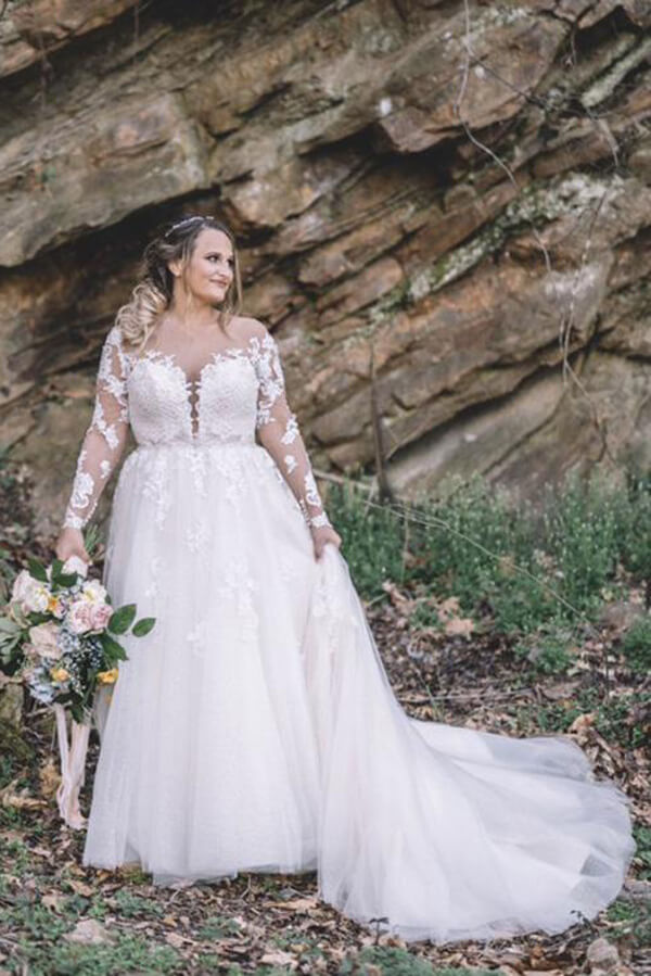Beautiful Lace Plus Size A-line Long Sleeves Wedding Dress, Bridal Gown, MW538 | plus size wedding dresses | lace wedding dresses | wedding gown | bridal dress | tulle wedding dress | www.musebridals.com