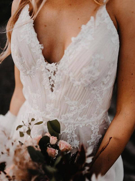 products/FabulousTulleA-lineBacklessHalterAppliquedWeddingDress_BirdalGown_MW606_3.jpg