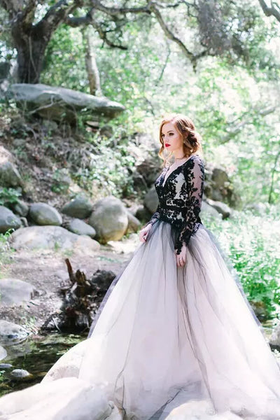 products/GorgeousBlackLaceA-lineV-neckLongSleevesWeddingDresses_MW559_4.jpg