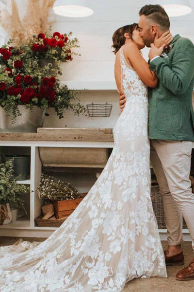 products/IvoryLaceMermaidV-neckBeachWeddingDresses_AppliquedBridalGown_MW616_1.jpg