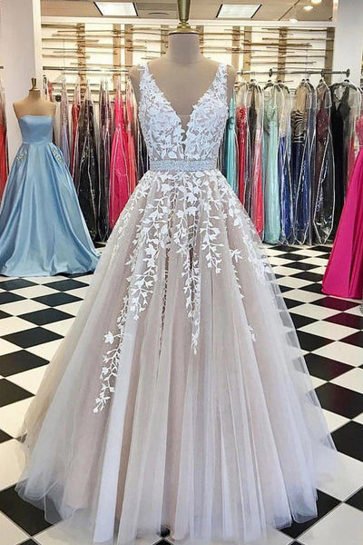 V-neck Lace Long Wedding Dress,Tulle Ball Gown Prom Dress With Appliques,MW396