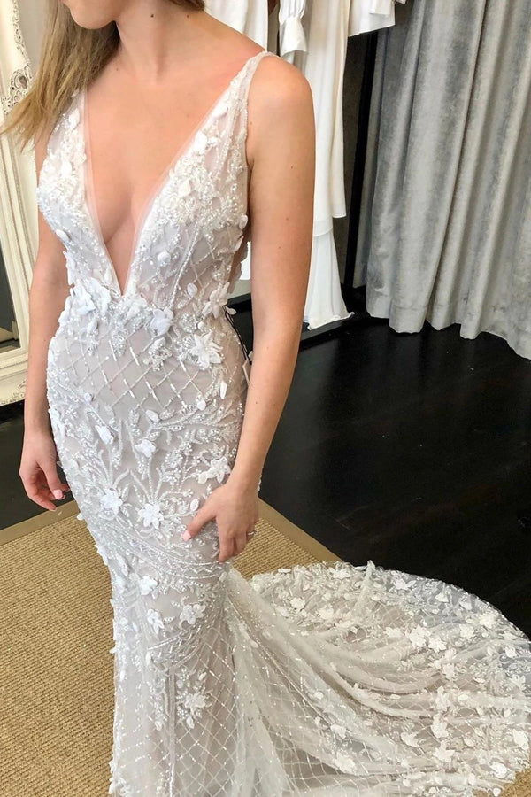 Detachable Train White Lace Sheath V-Neck Low Cut Wedding Dress with Split Detachable Train White Lace Sheath V-Neck Low Cut Wedding Dress with Split