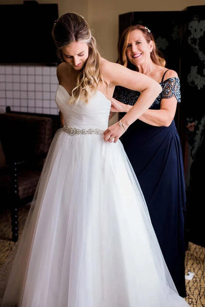 products/TulleA-lineSweetheartWeddingDressesWithRhinestone_BridalGowns_MW821_2.jpg