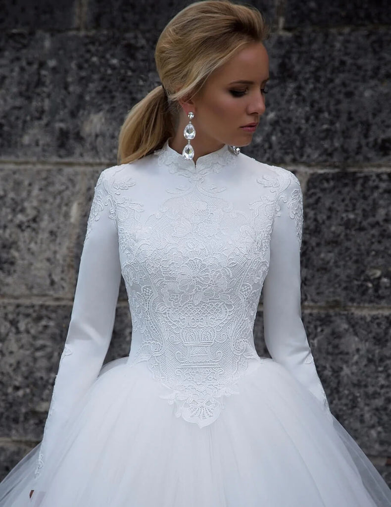 Discreet High Neck Wedding Dress. Lace Trumpet Wedding Dress. Elegant Long  Sleeve Wedding Dress. Wedding Dress Worn at Church, Winter. - Etsy |  Elegant long sleeve wedding dresses, High neck wedding dress,