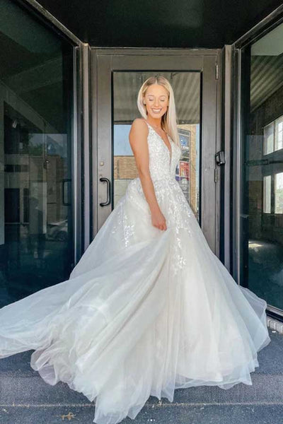 products/TulleLaceA-lineV-neckWeddingDressesWithAppliques_BridalGown_MW736_1.jpg