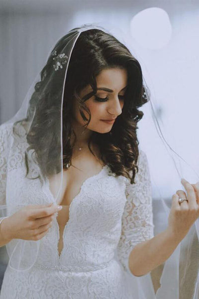 products/WhiteLaceMermaidHalfSleevesV-neckWeddingDresses_BridalGown_MW581_3.jpg